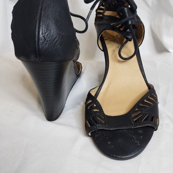Black Tie-Up Wedge - Size 8.5 - Picture 6 of 7